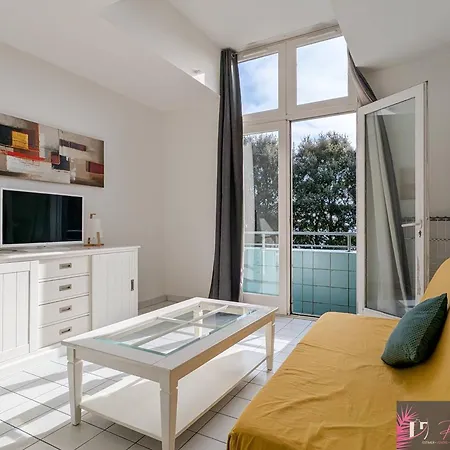 Apartment Confortable Face - 4 Couchages Avec Parking - Fr-1-825-21